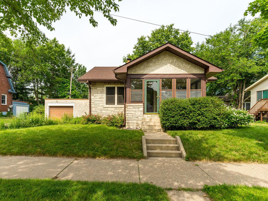 117 N 23rd St., La Crosse, WI 54601