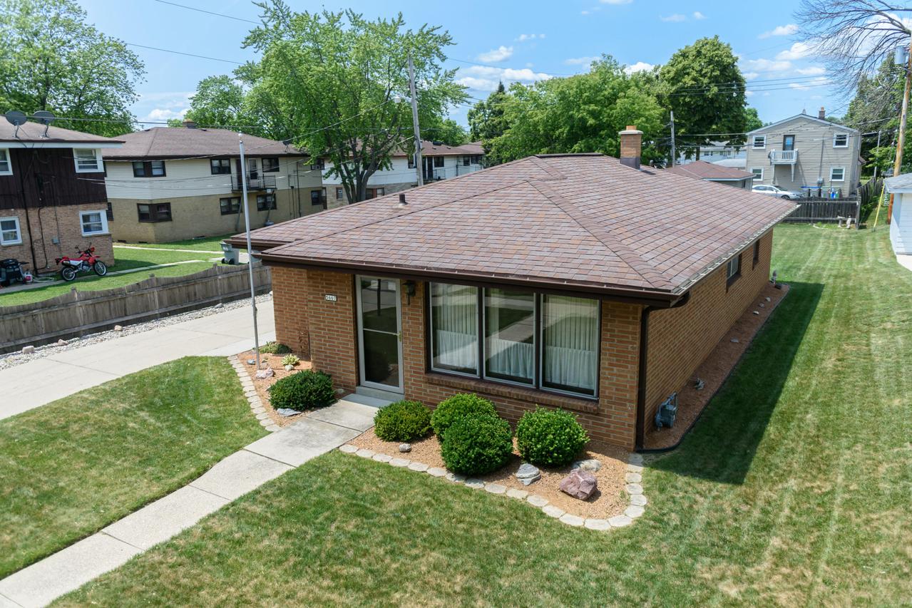 5667 S 29th St., Milwaukee, WI 53221