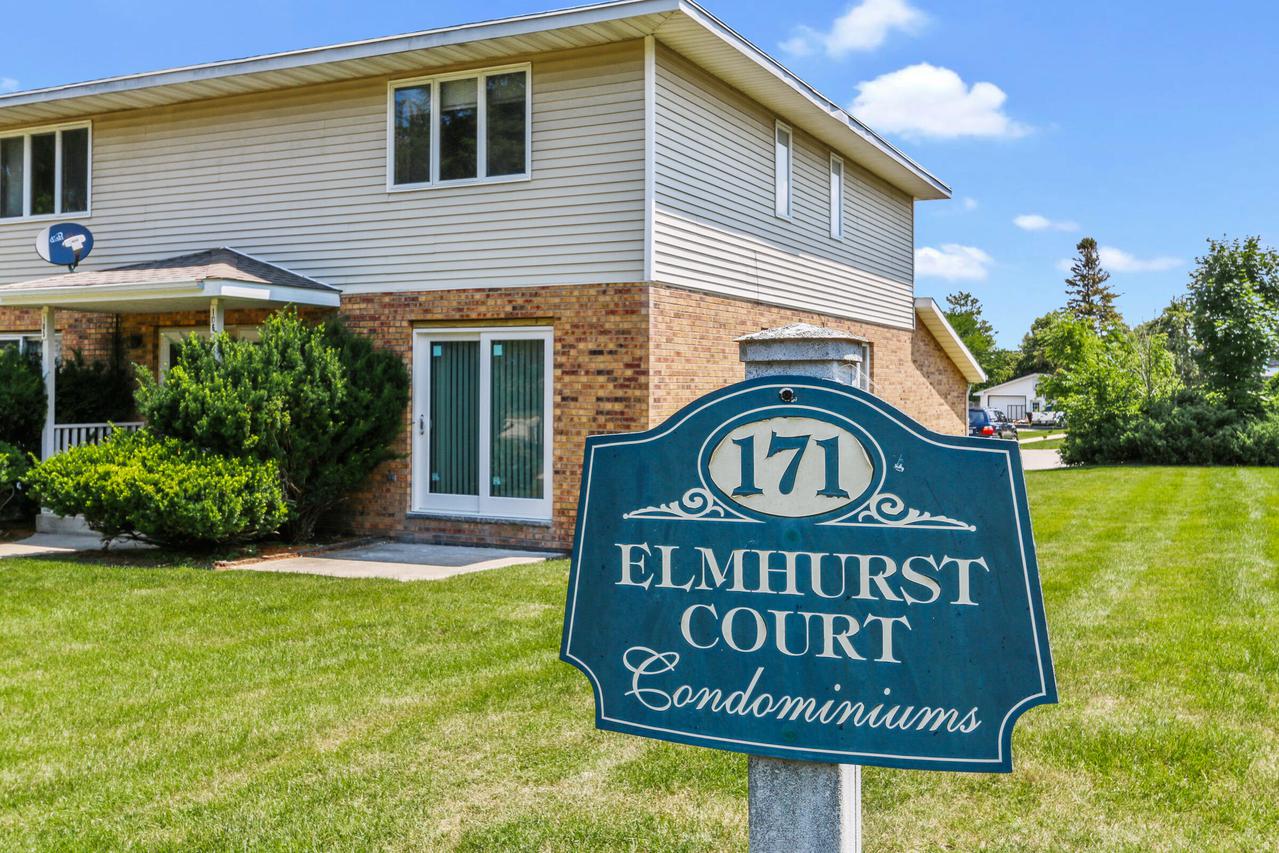 171 Elmhurst Ct., Williams Bay, WI 53191