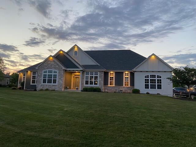 4156 E Radcliffe Ct, Oak Creek, WI 53154