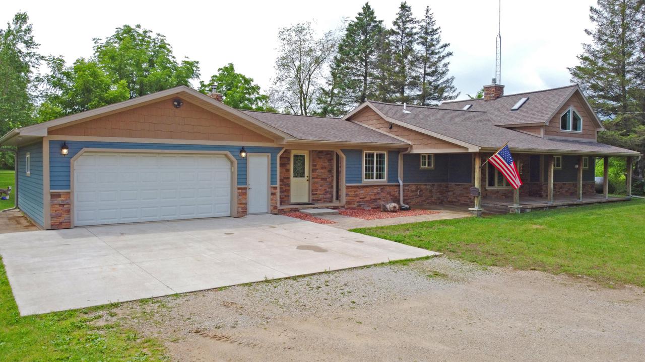 N2669 County Rd., Redgranite, WI 54970