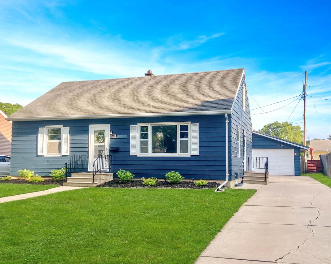 516 4th St, Fond Du Lac, WI 54935