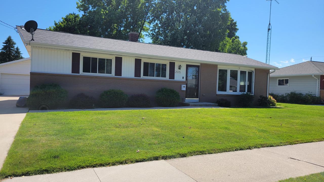2015 Richmond Ave., Manitowoc, WI 54220