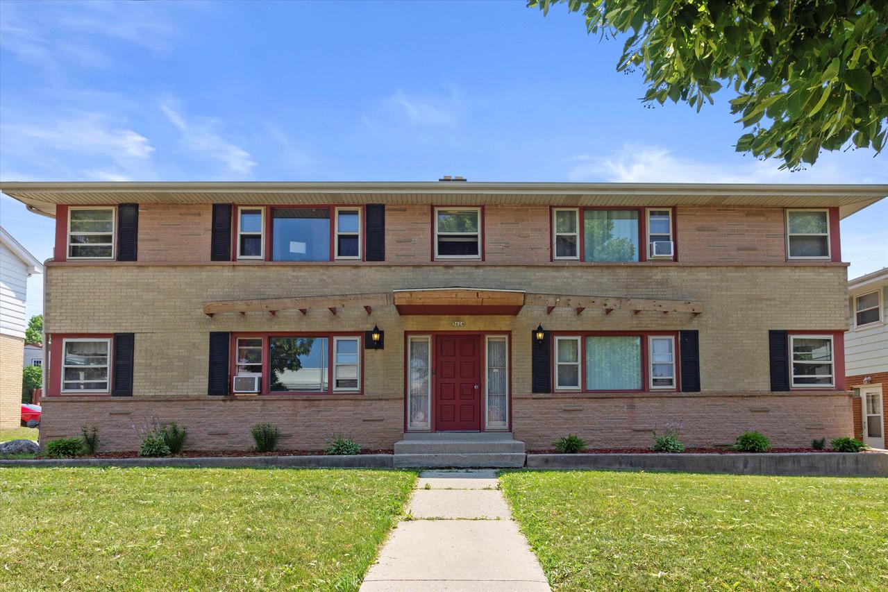 5624 S Marilyn St, Milwaukee, WI 53221