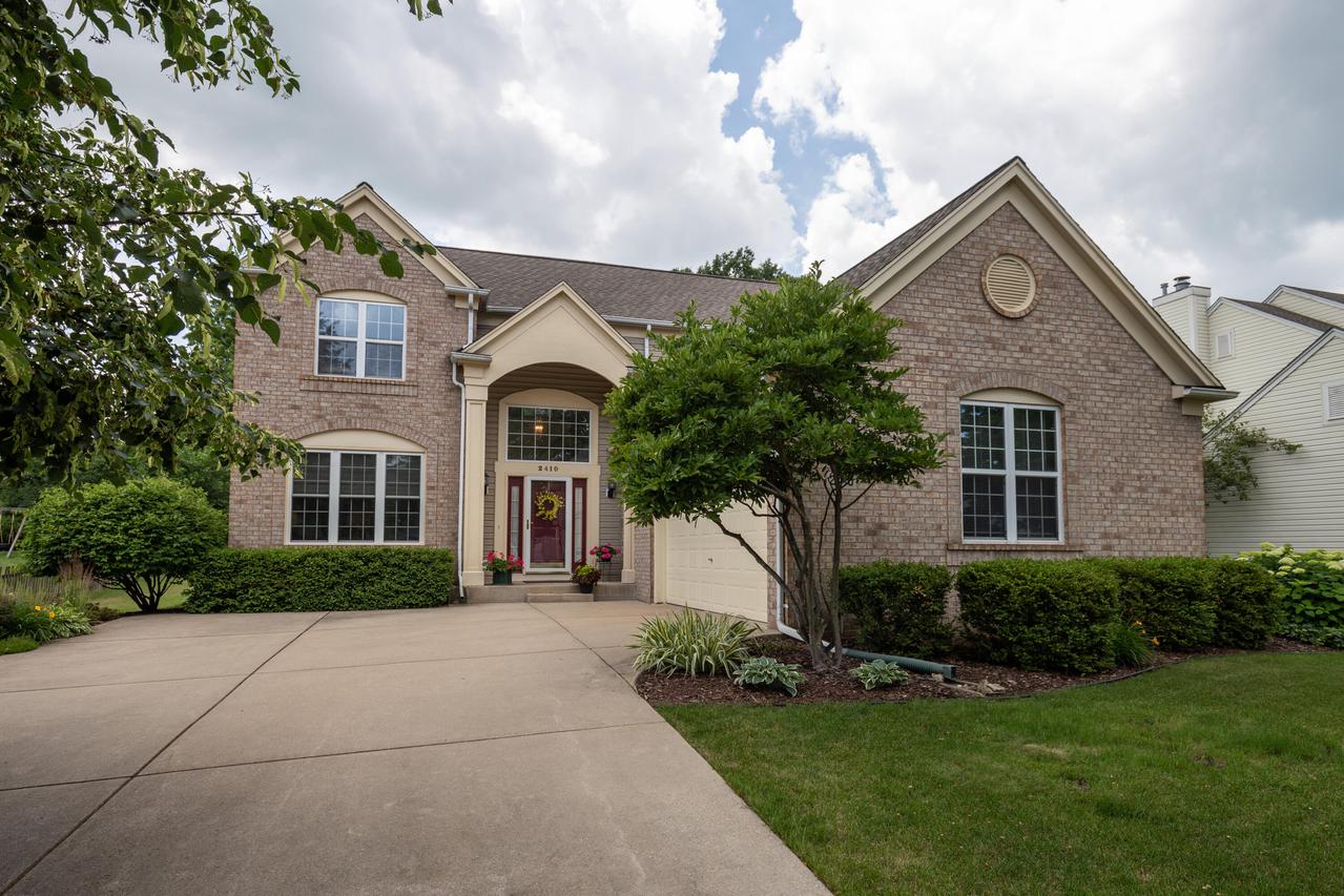 2410 Patrick Ln., Waukesha, WI 53188