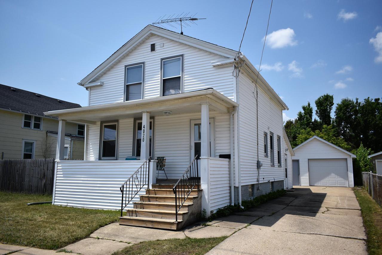 4020 Sheridan Rd, Kenosha, WI 53140