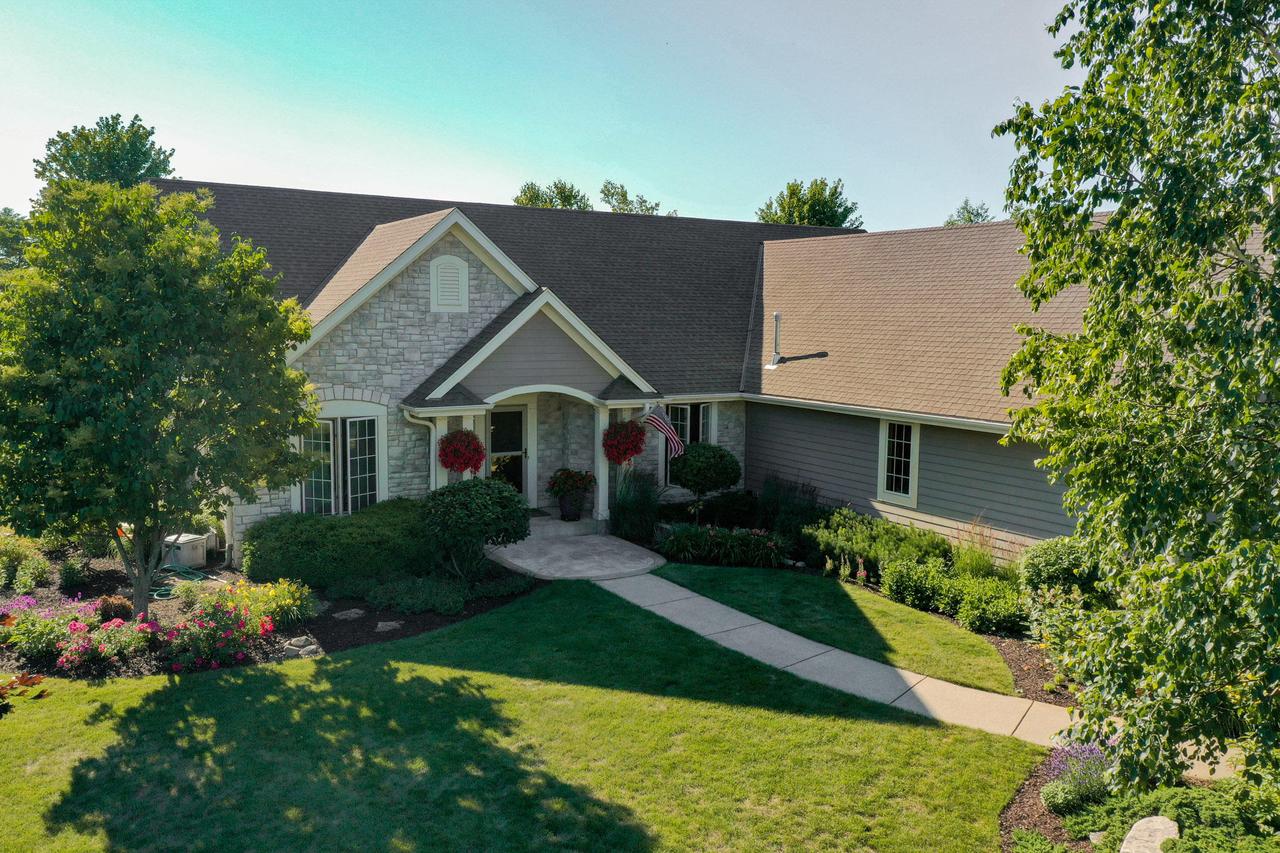 W274N8775 Meadow Ridge, Lisbon, WI 53029