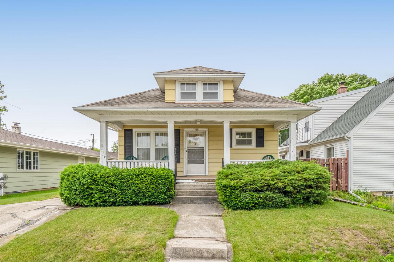 1221 Ashland Ave, Sheboygan, WI 53081