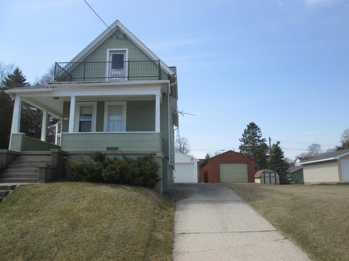 1636 S 9th St., Manitowoc, WI 54220