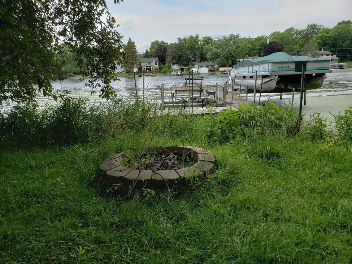 6400 Empire Ln., Waterford, WI 53185