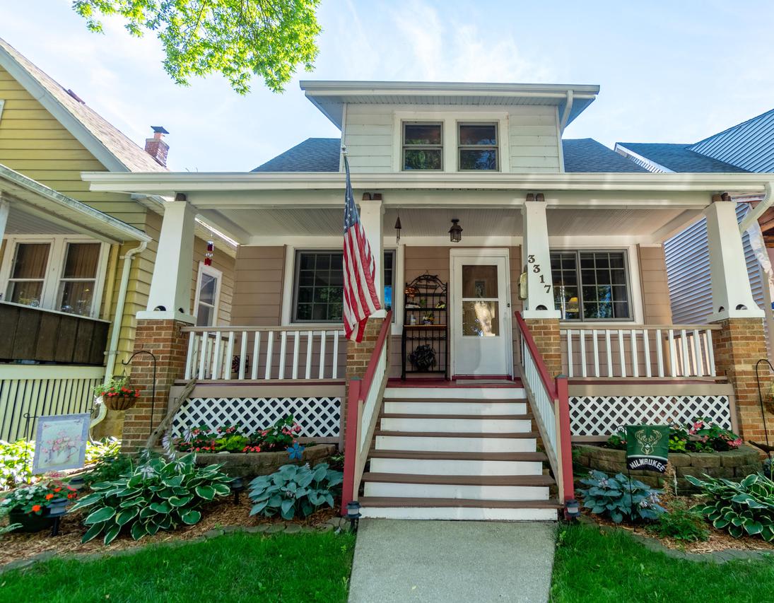 3317 S Delaware Ave, Milwaukee, WI 53207