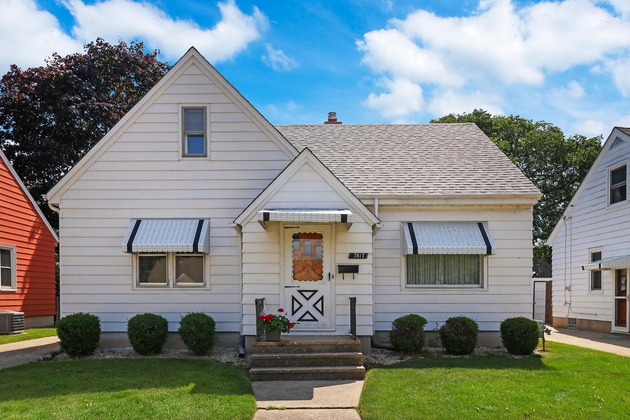 7817 22nd Ave, Kenosha, WI 53143