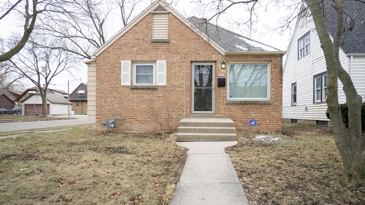 4876 N 41st St., Milwaukee, WI 53209