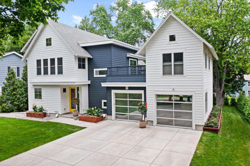 11440 N Buntrock Ave., Mequon, WI 53092