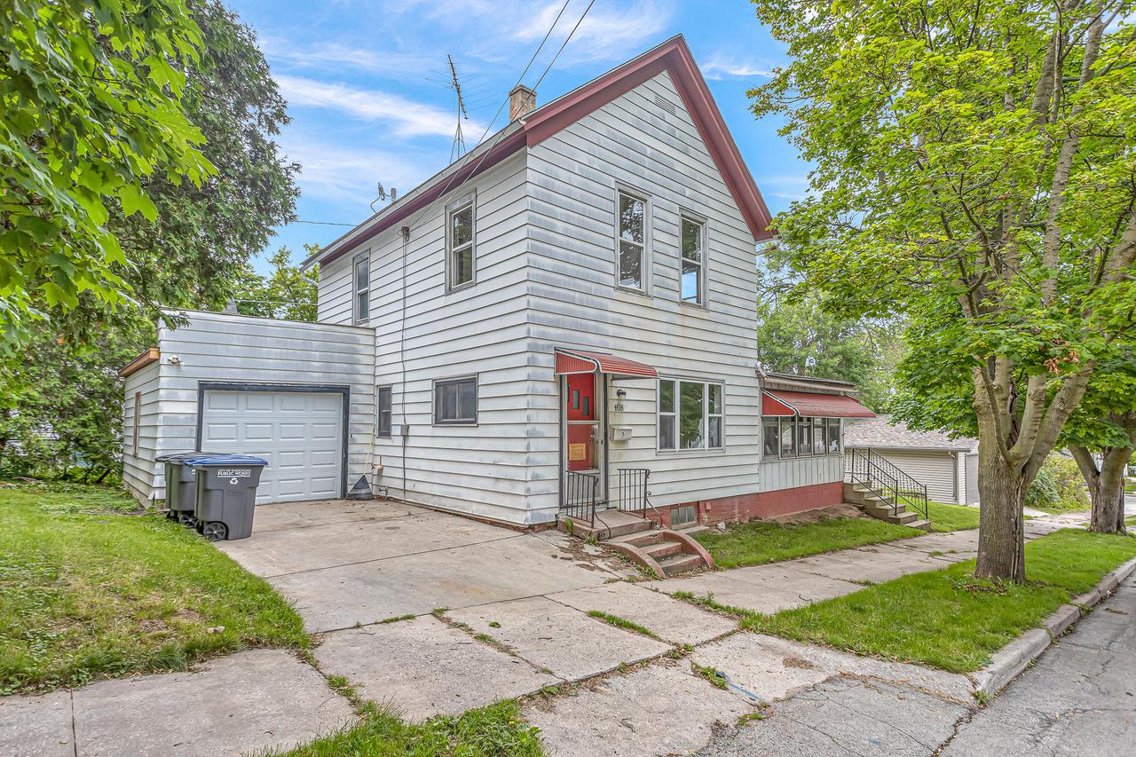 414 Washington Ct., Sheboygan, WI 53081