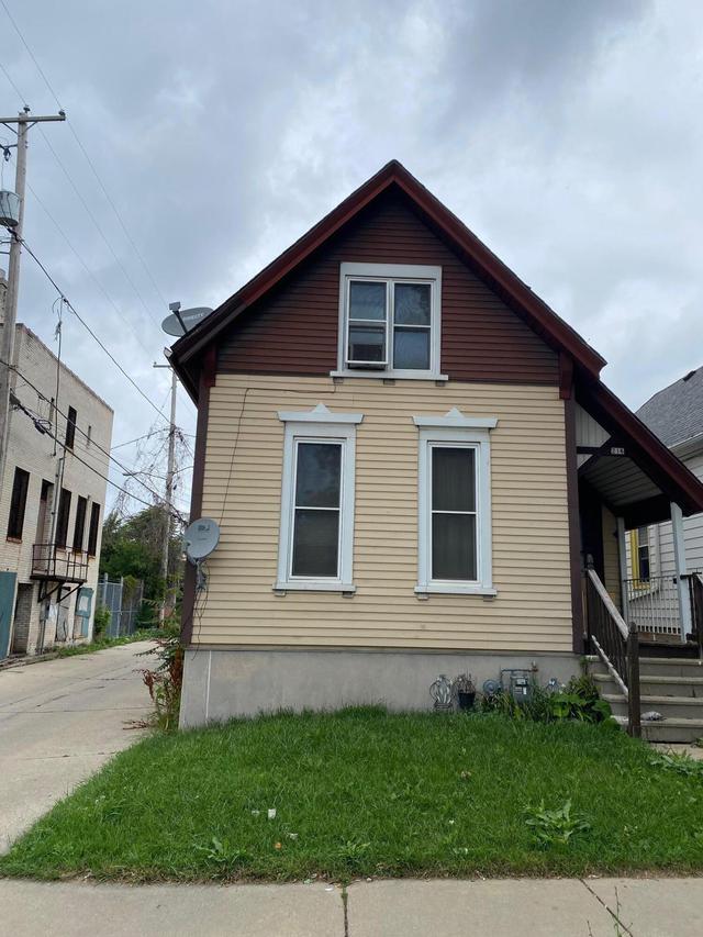 216 W Center St, Milwaukee, WI 53212