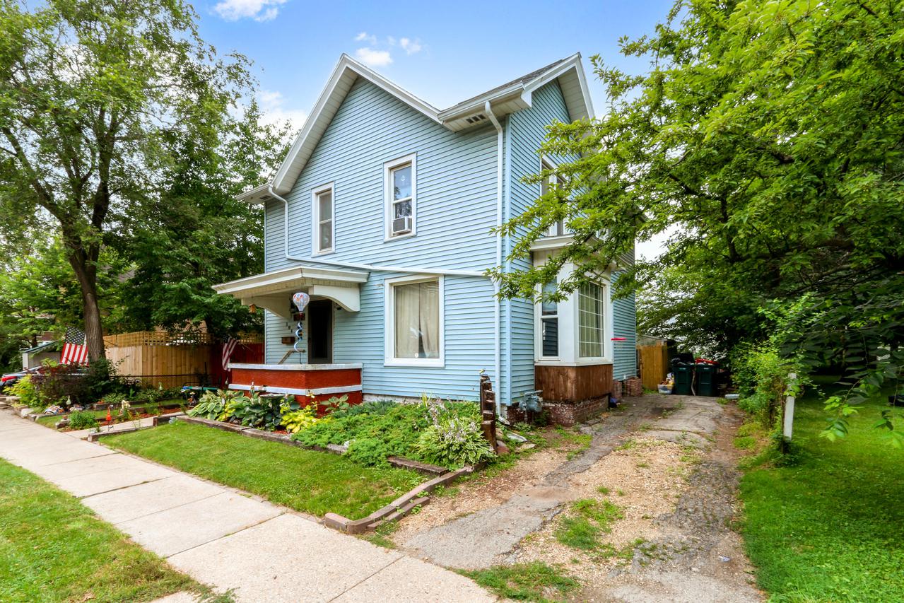 104 N Lincoln St, Elkhorn, WI 53121