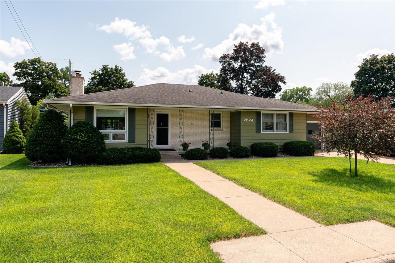 2524 Zephyr Cir., La Crosse, WI 54601