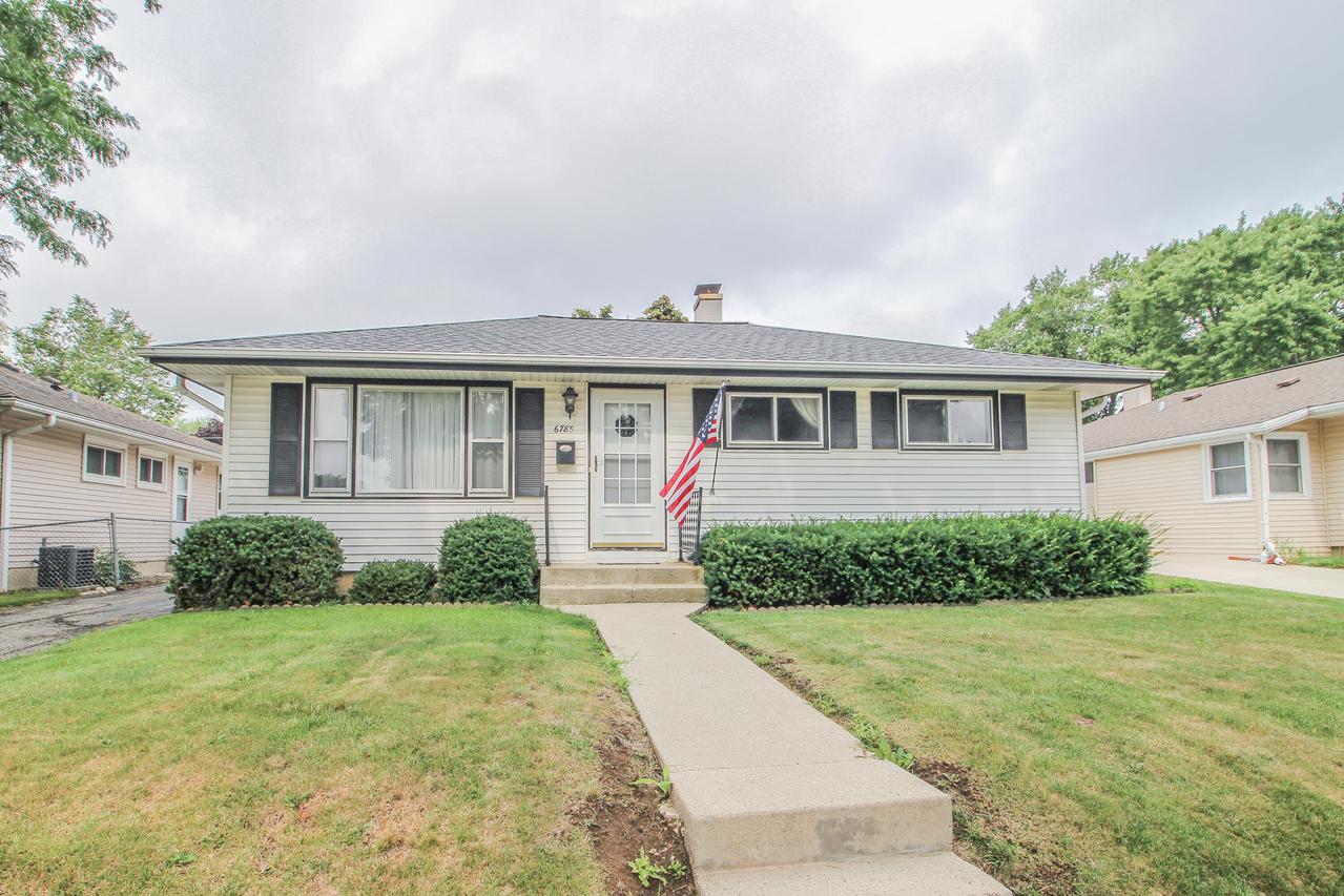 6785 S 17th St., Milwaukee, WI 53221