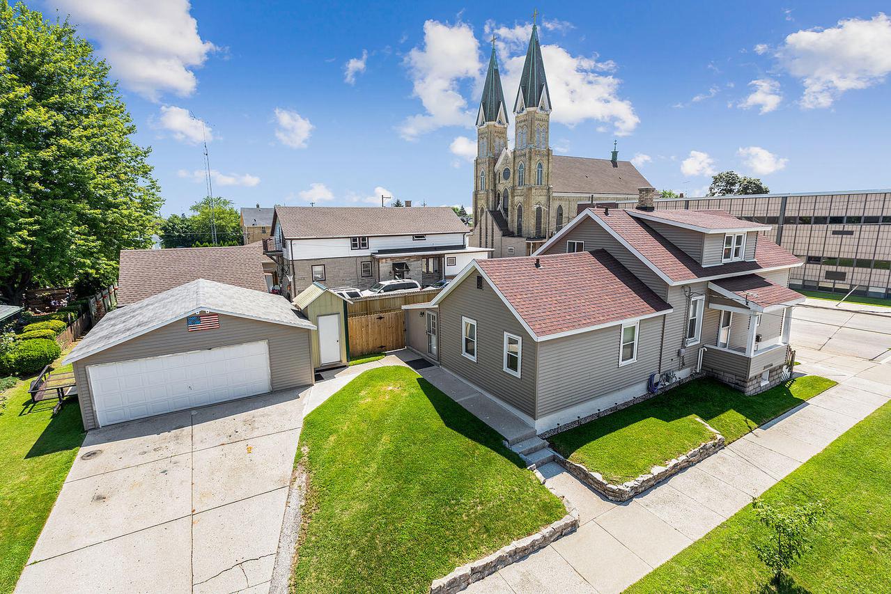 2116 Marshall St., Manitowoc, WI 54220