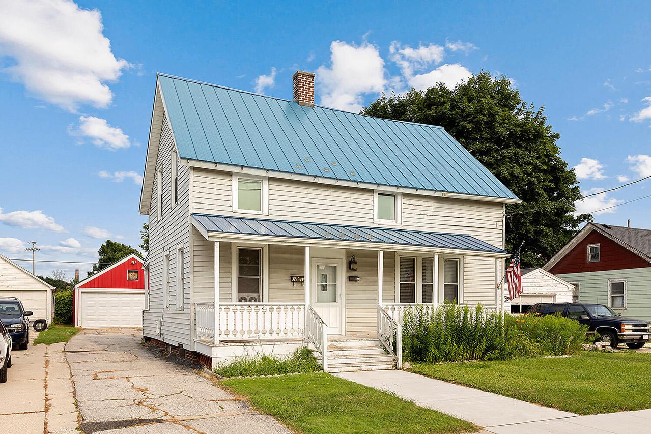 719 S 18th St., Manitowoc, WI 54220