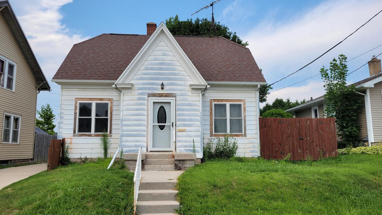 2116 Rankin, Manitowoc, WI 54220