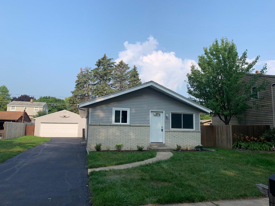 3424 Kennsington Sq., Sturtevant, WI 53177