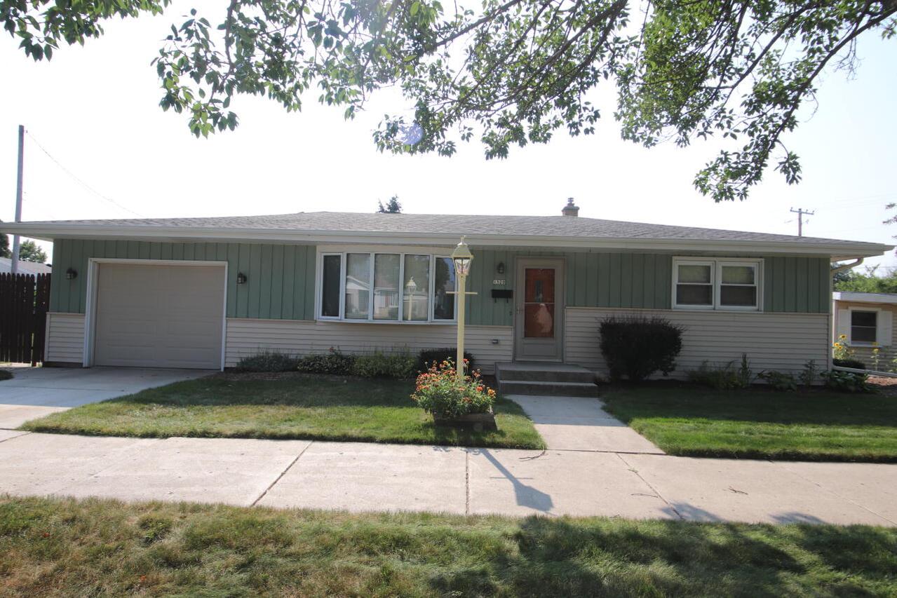 1520 S 26th St., Sheboygan, WI 53081