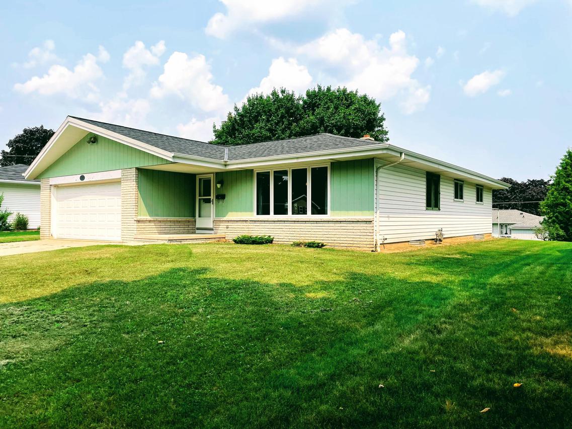 727 S 31st St., Manitowoc, WI 54220