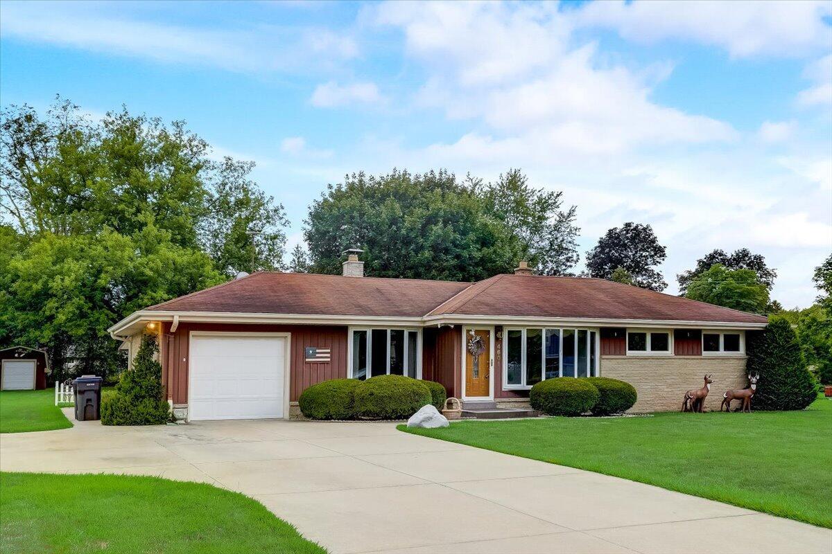 4601 S Clearwater Pl, New Berlin, WI 53151