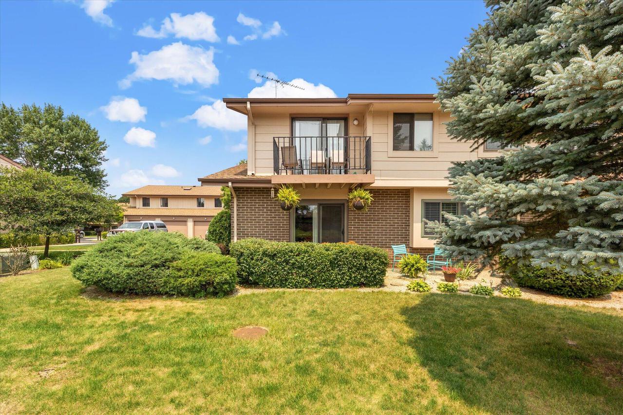 412 Sheffield Rd #5, Waukesha, WI 53186