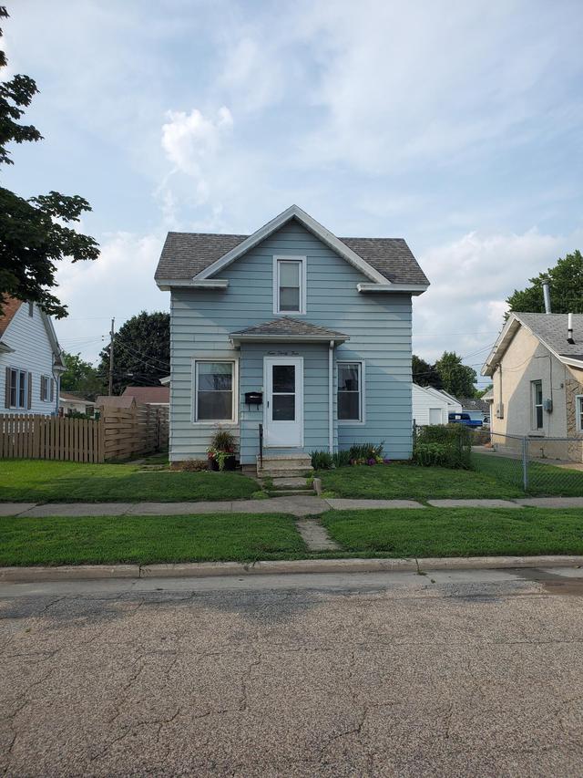 935 Green Bay St., La Crosse, WI 54601