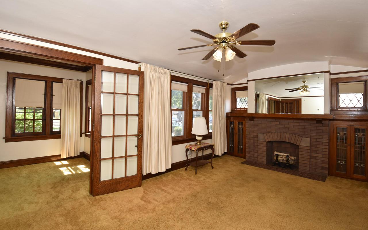 2321 N 61st St, Wauwatosa, WI 53213