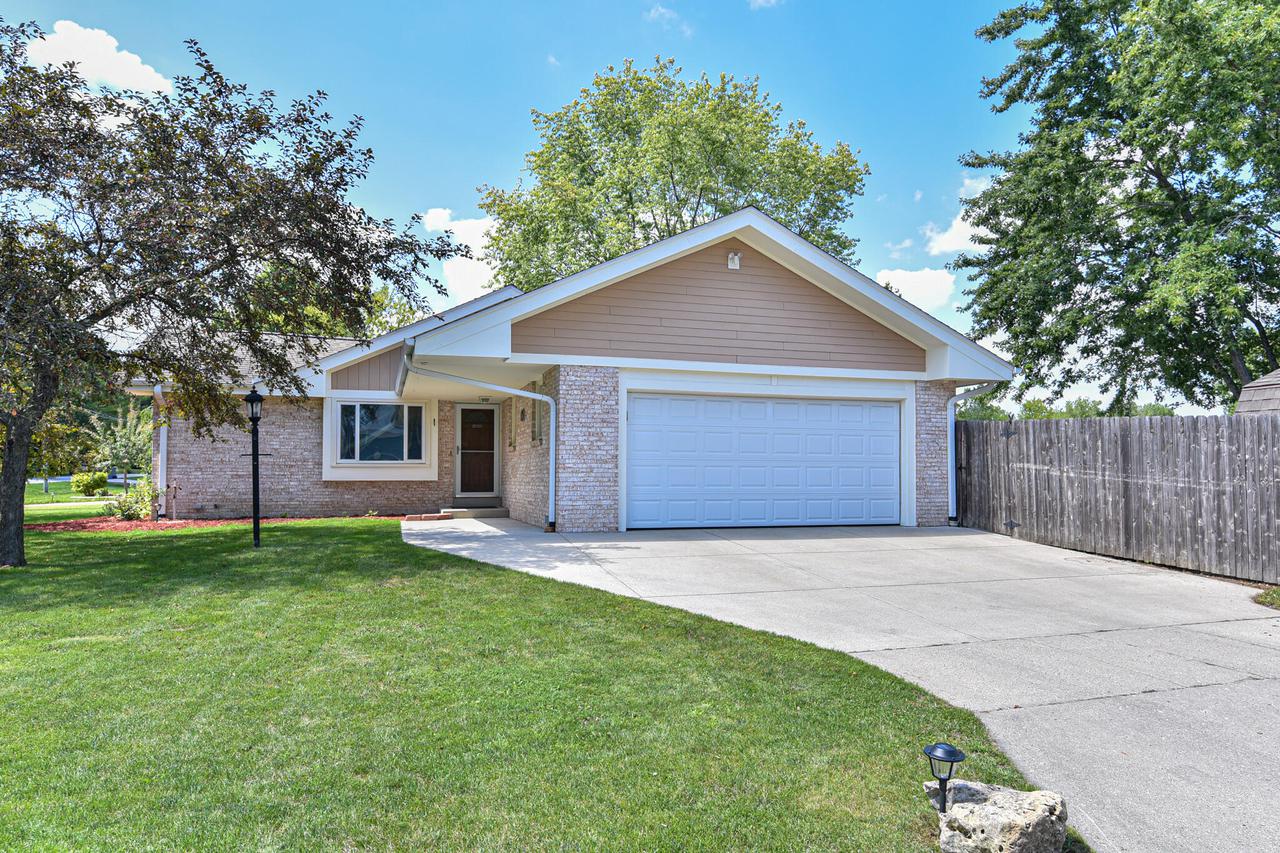 10006 W Calumet Rd, Milwaukee, WI 53224