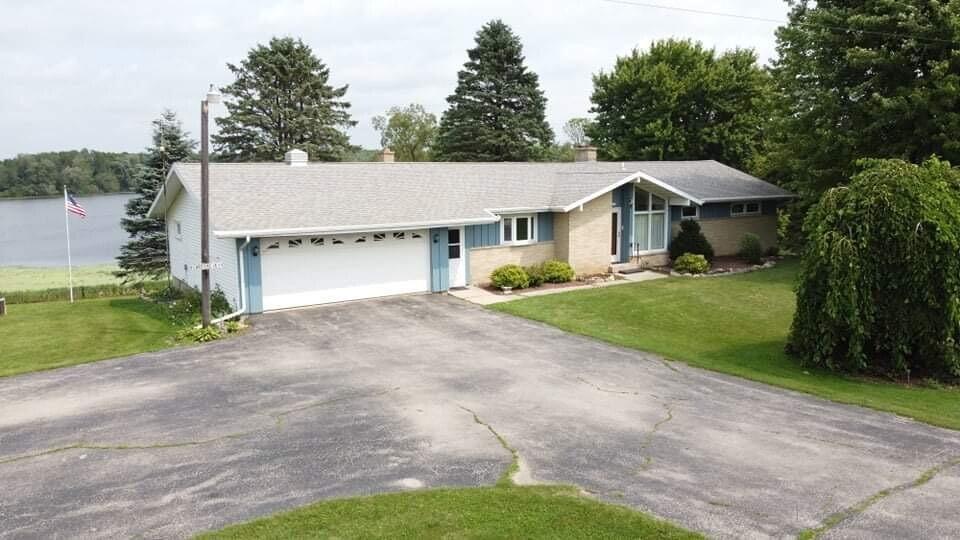 8014 Carstens Lake Rd., Newton, WI 54220