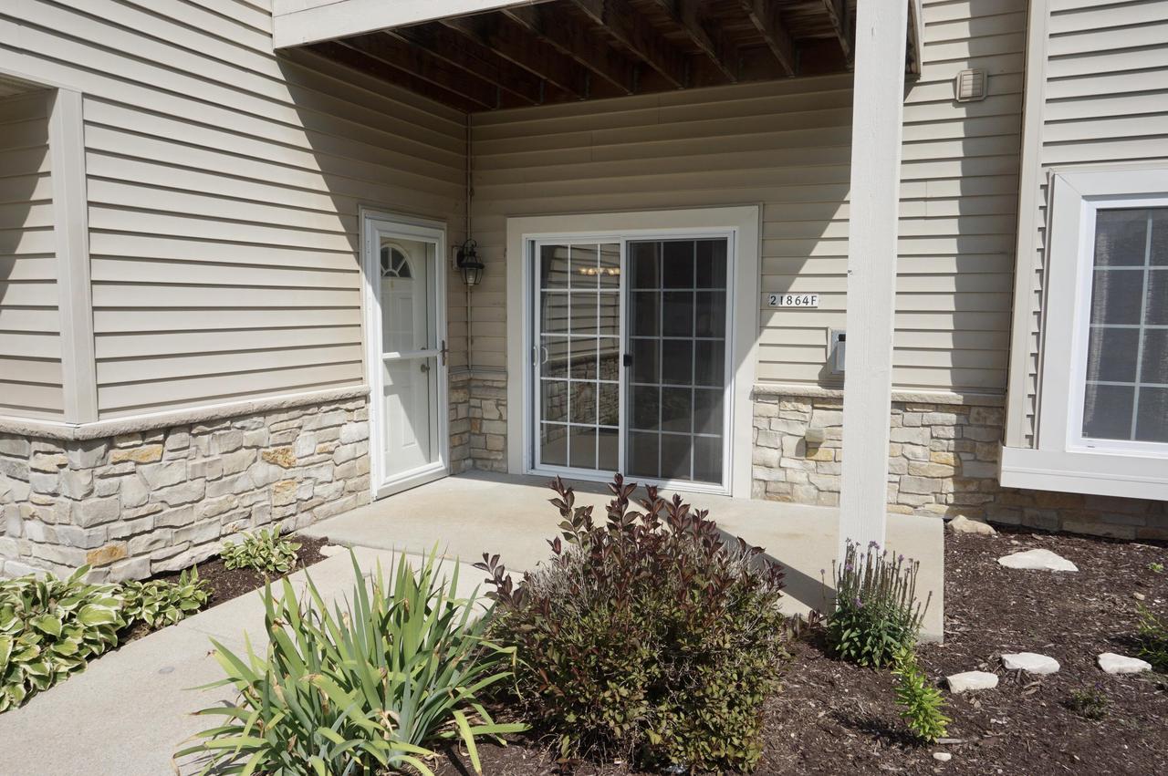 21864 Weather Edge Cir. #F, Lannon, WI 53046