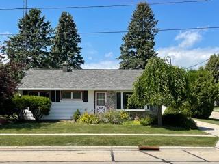 1902 S 23rd St., Manitowoc, WI 54220