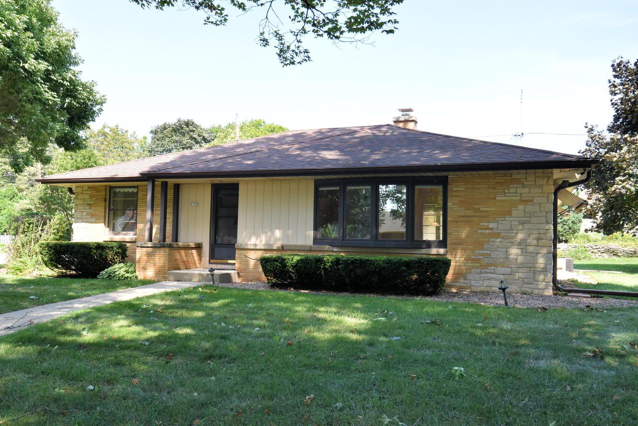 9758 W Argonne Dr. #Dr, Wauwatosa, WI 53222