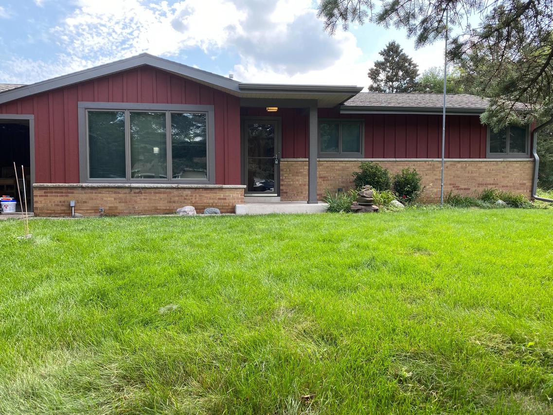 W225N224 Lexington Dr., Pewaukee, WI 53186