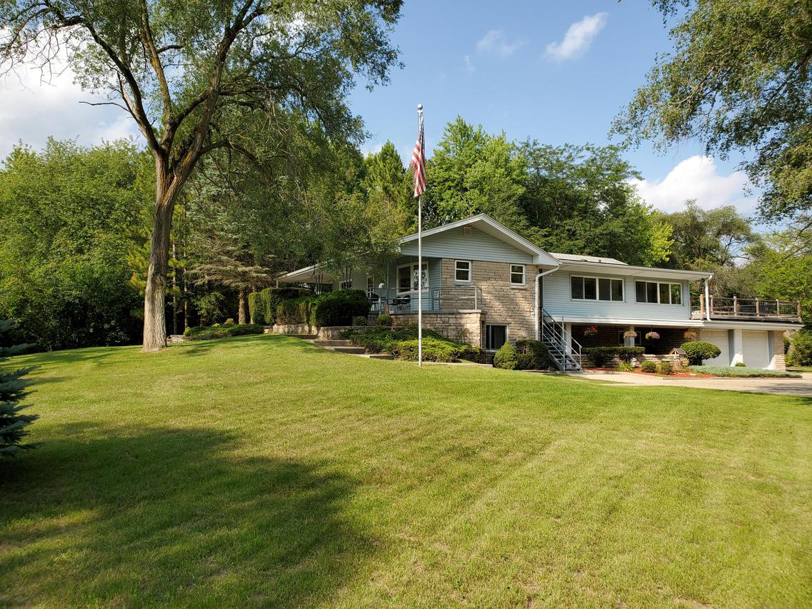 W243S7830 Evergreen Dr, Vernon, WI 53149