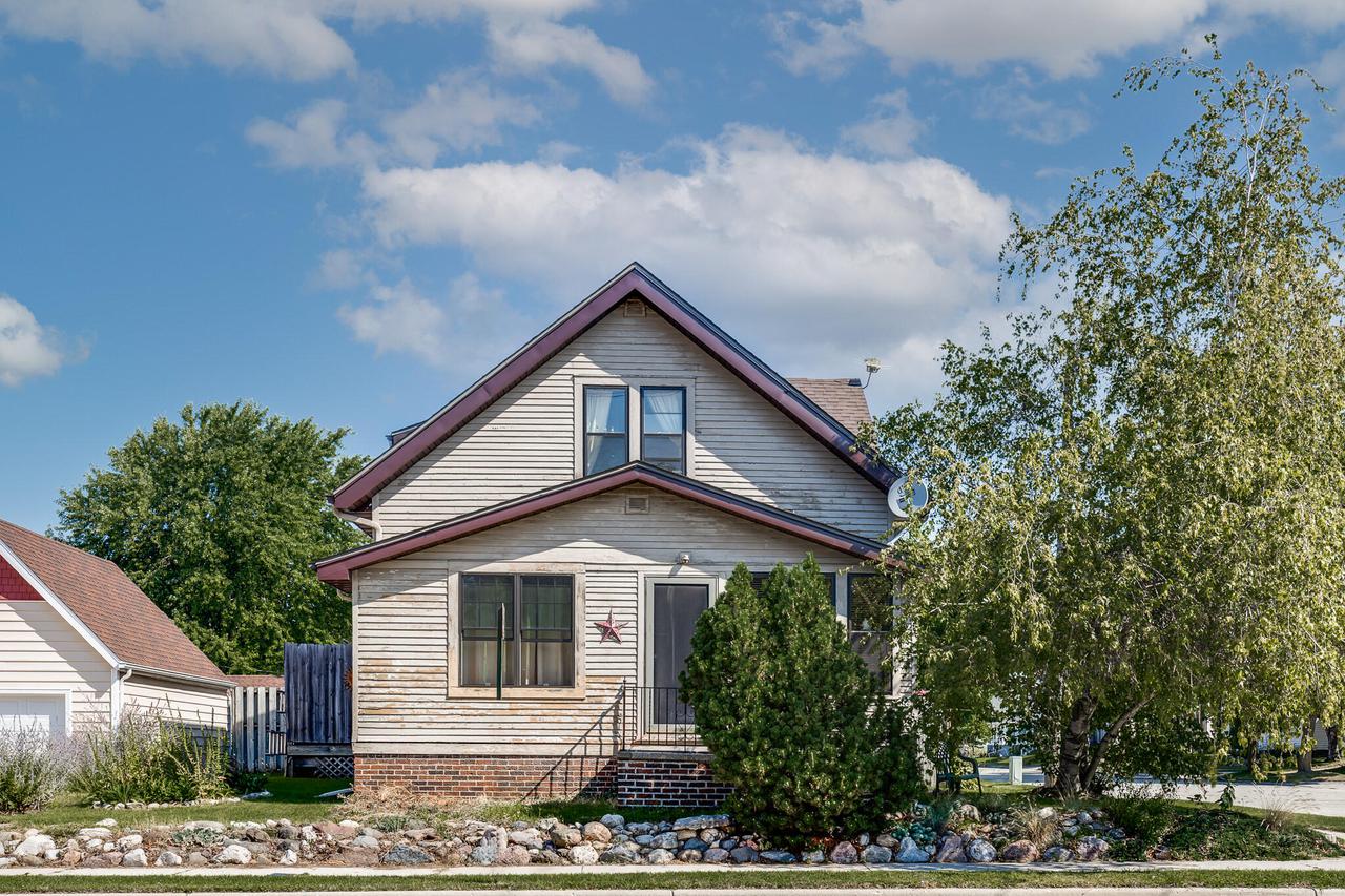 2402 Marshall St., Manitowoc, WI 54220
