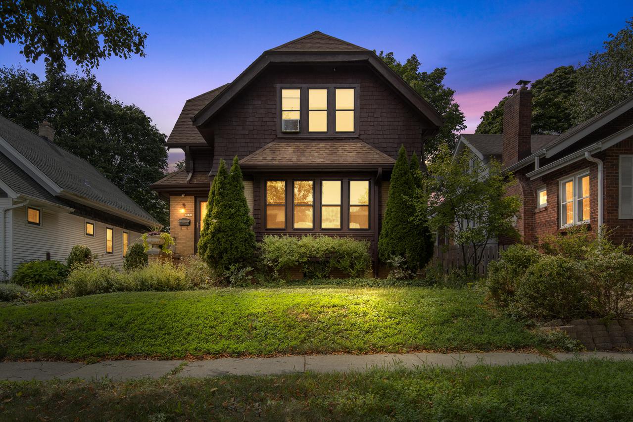 2371 N 63rd St. ##1, Wauwatosa, WI 53213