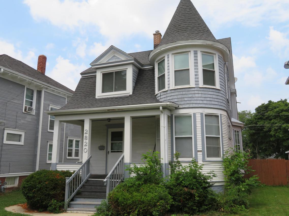 2820 Wright Ave, Racine, WI 53405