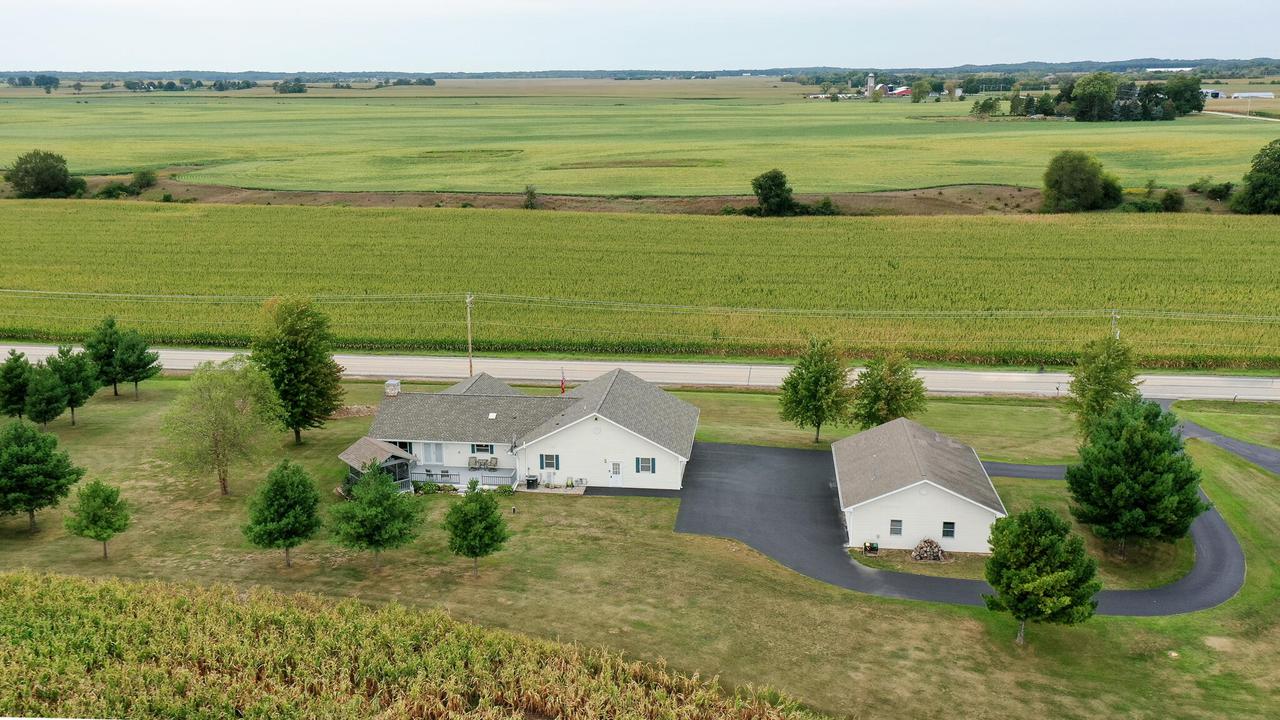 N8046 County Rd H, La Grange, WI 53190
