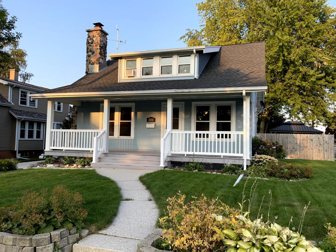 2133 S 10th St., Manitowoc, WI 54220
