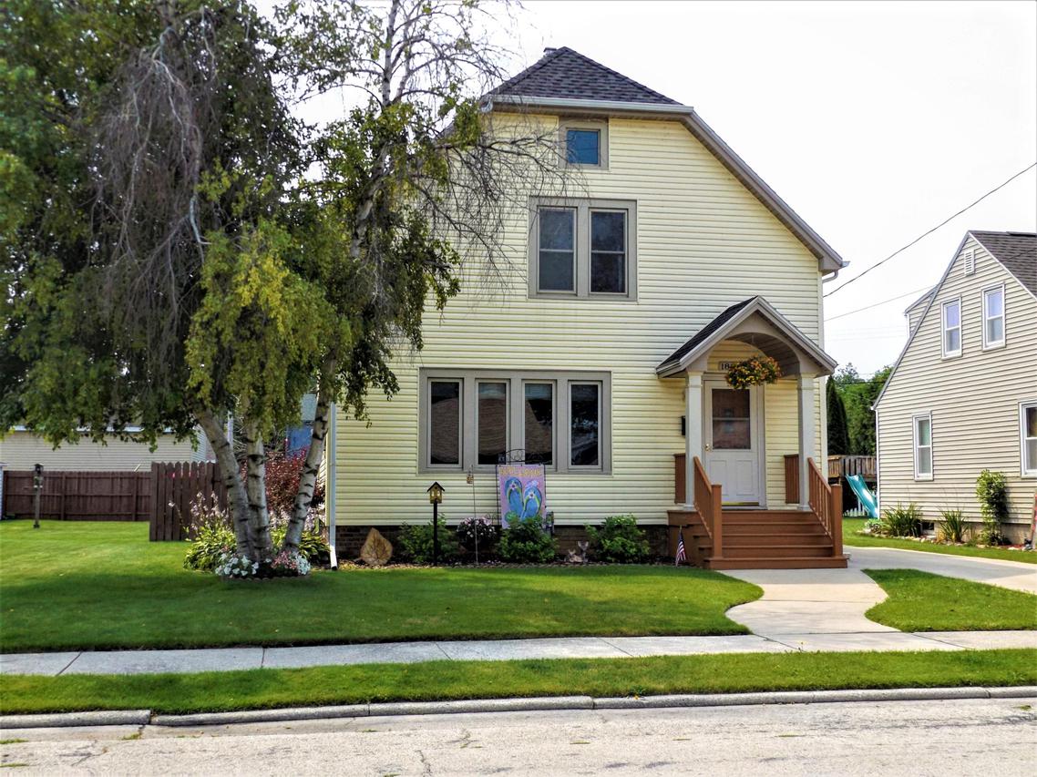 1809 Belmont St., Manitowoc, WI 54220