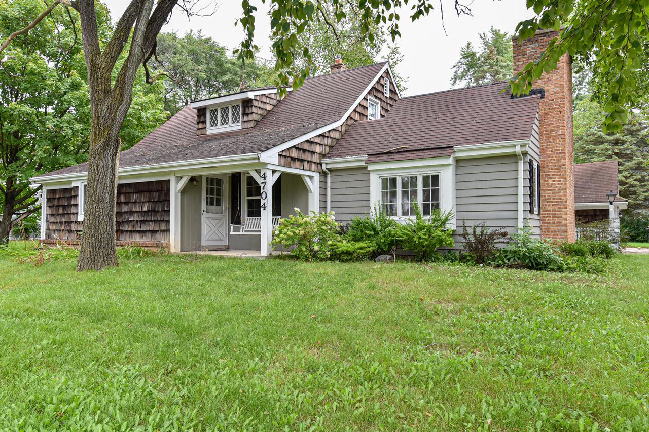 4704 N 106th St., Wauwatosa, WI 53225