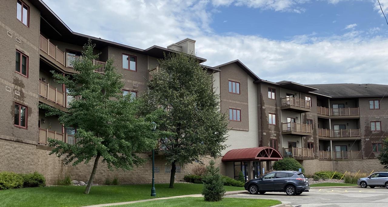 14 Copeland Ave #101, La Crosse, WI 54603