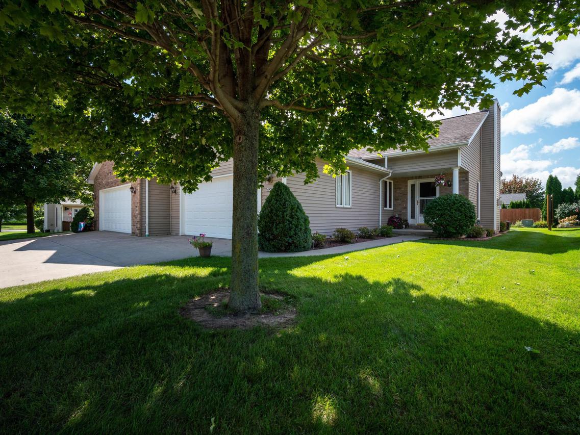 4905 Elmer Ln., Manitowoc, WI 54220