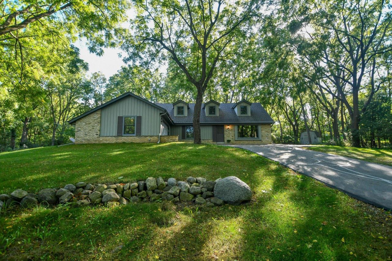 N10W27449 Rolling Ridge Ct., Pewaukee, WI 53188